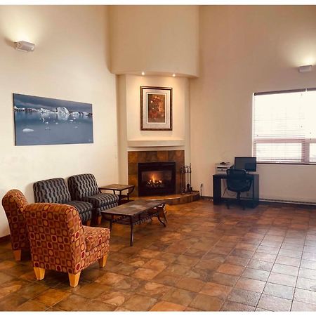 Aurora Park Inn & Suites Dawson Creek Extérieur photo